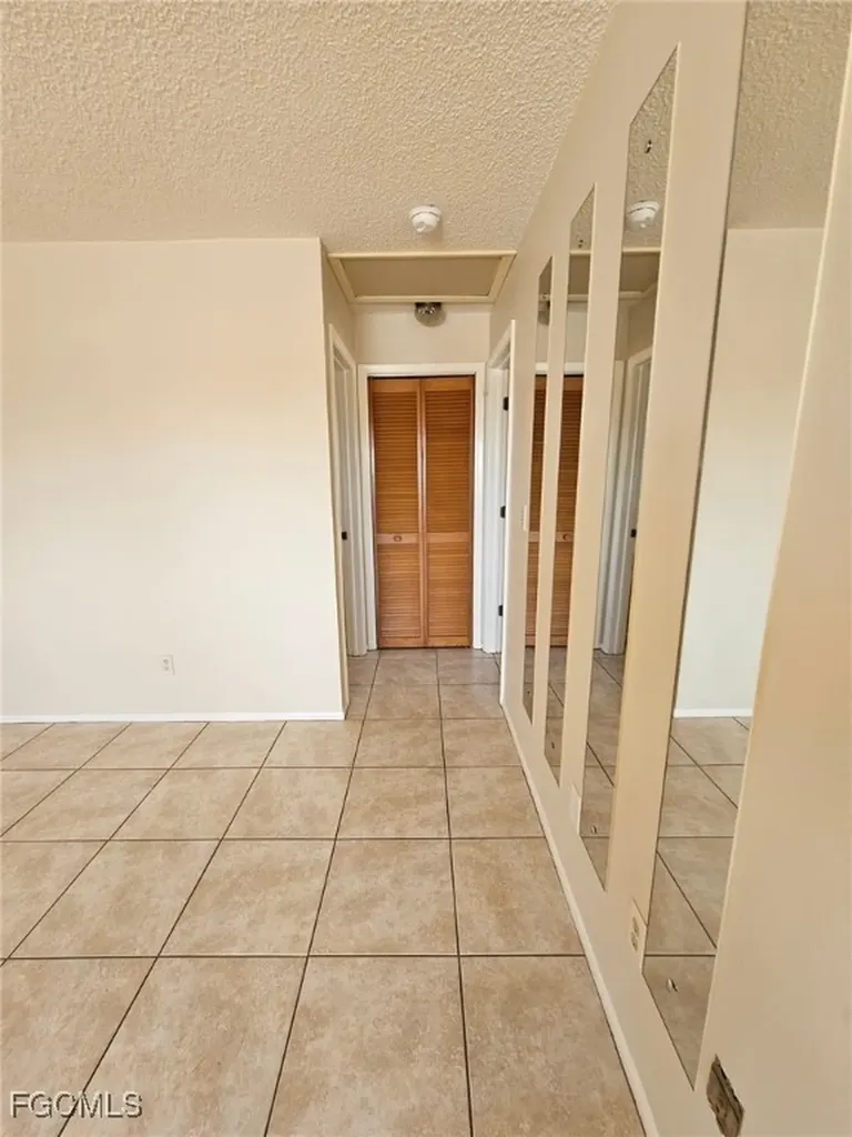 1221 SE 46th Lane Cape Coral FL 33904