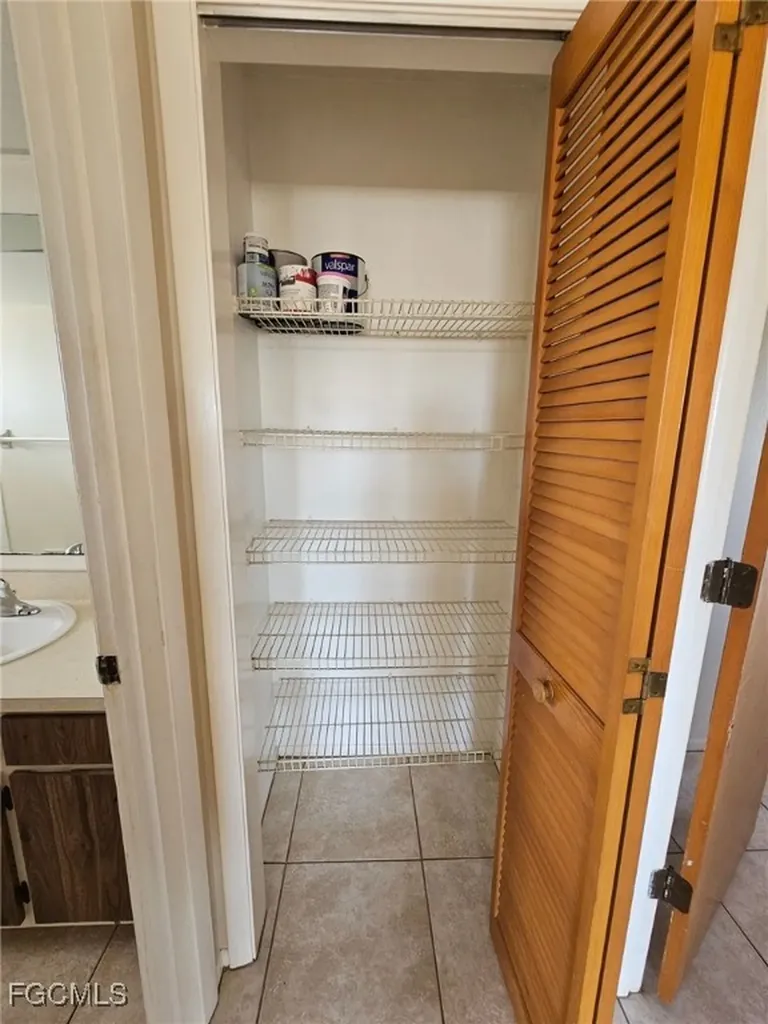1221 SE 46th Lane Cape Coral FL 33904