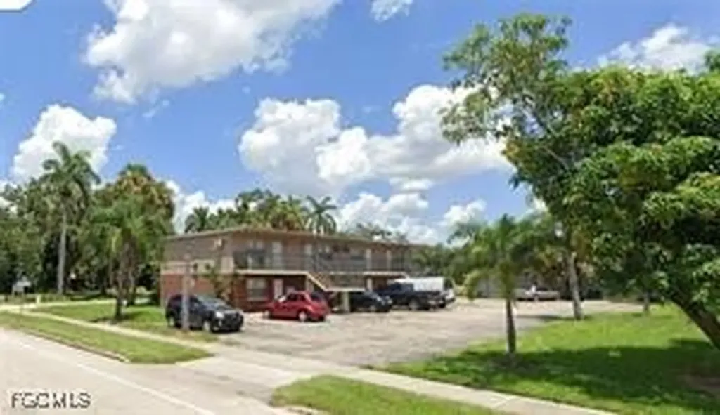 2239 Jackson Street Fort Myers FL 33901