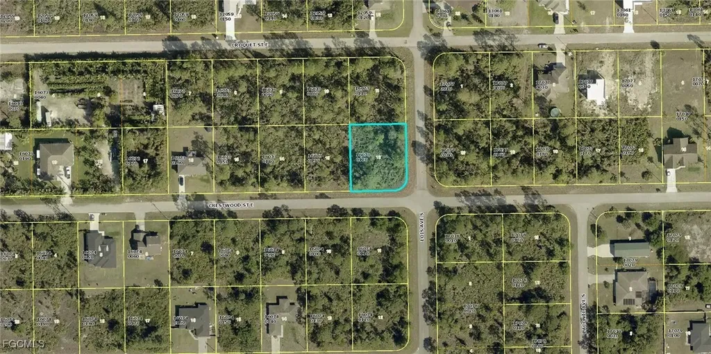 1127 Crestwood Street E Lehigh Acres FL 33974