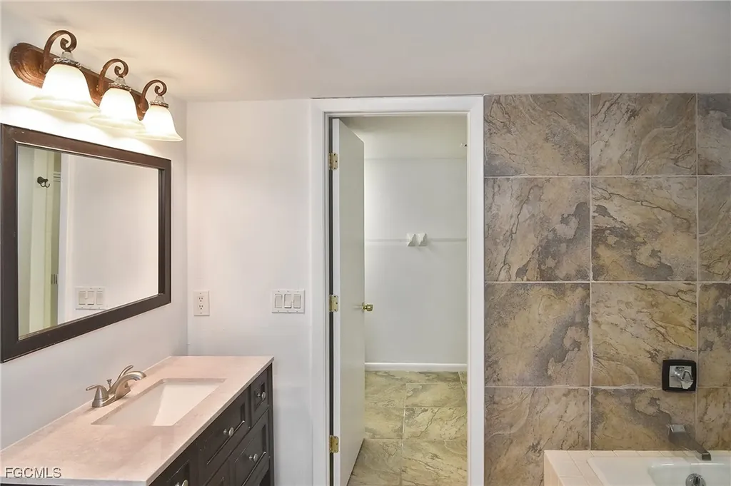 3350 N Key Drive North Fort Myers FL 33903