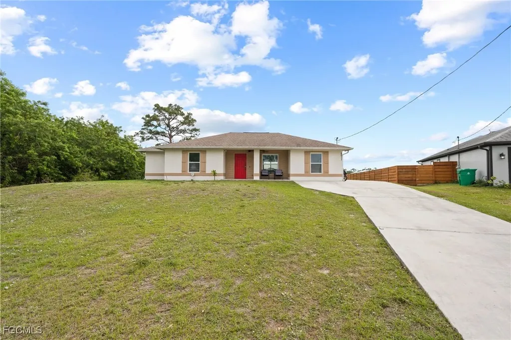 5011 Dania Circle Labelle FL 33935