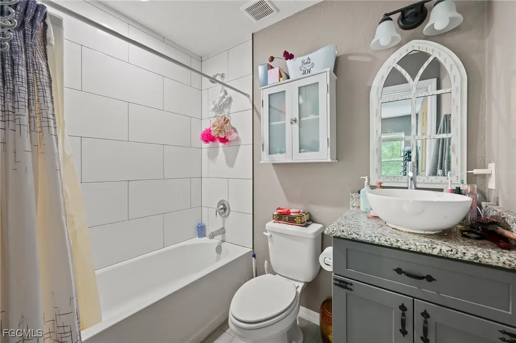 5011 Dania Circle Labelle FL 33935