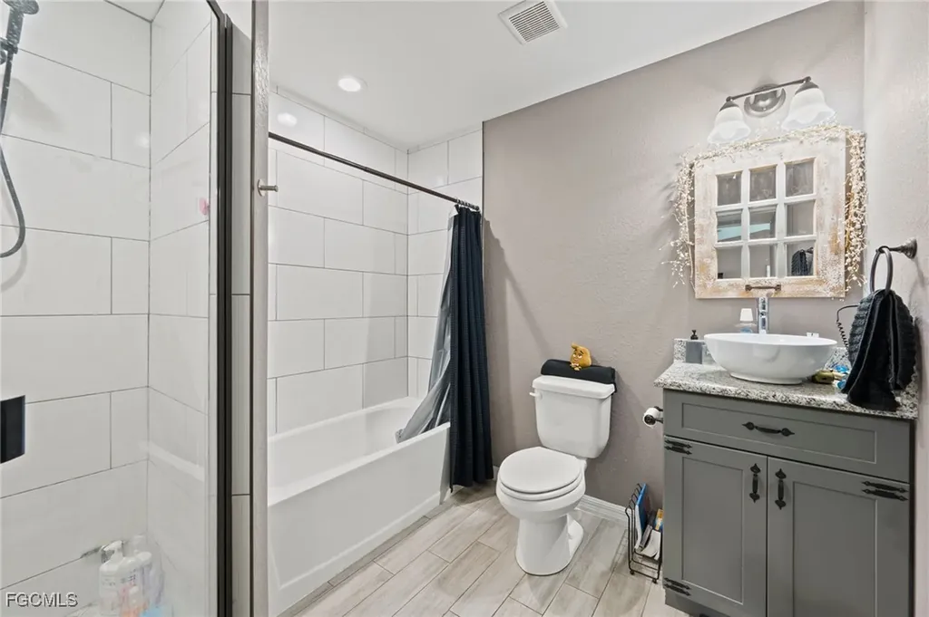 5011 Dania Circle Labelle FL 33935