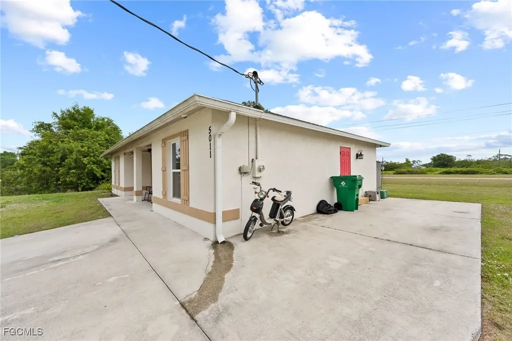 5011 Dania Circle Labelle FL 33935