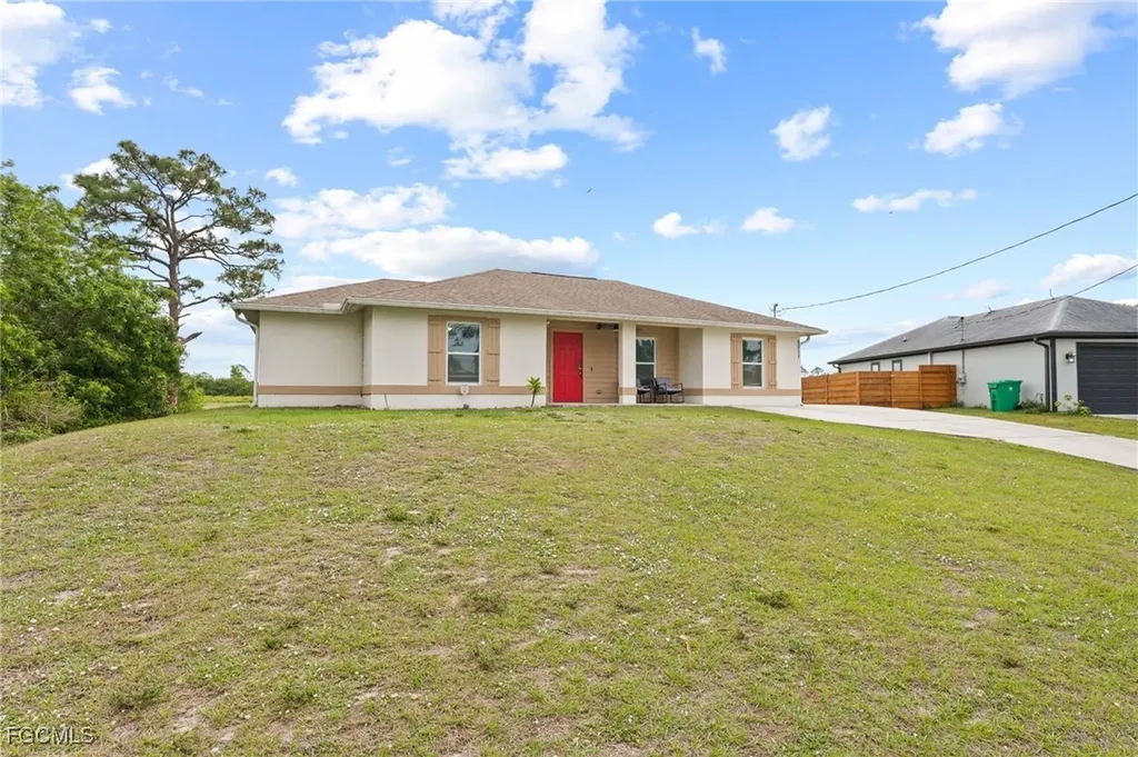 5011 Dania Circle Labelle FL 33935