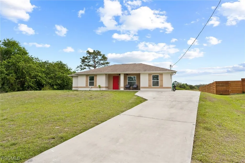 5011 Dania Circle Labelle FL 33935