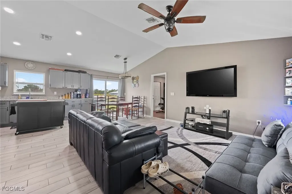 5011 Dania Circle Labelle FL 33935