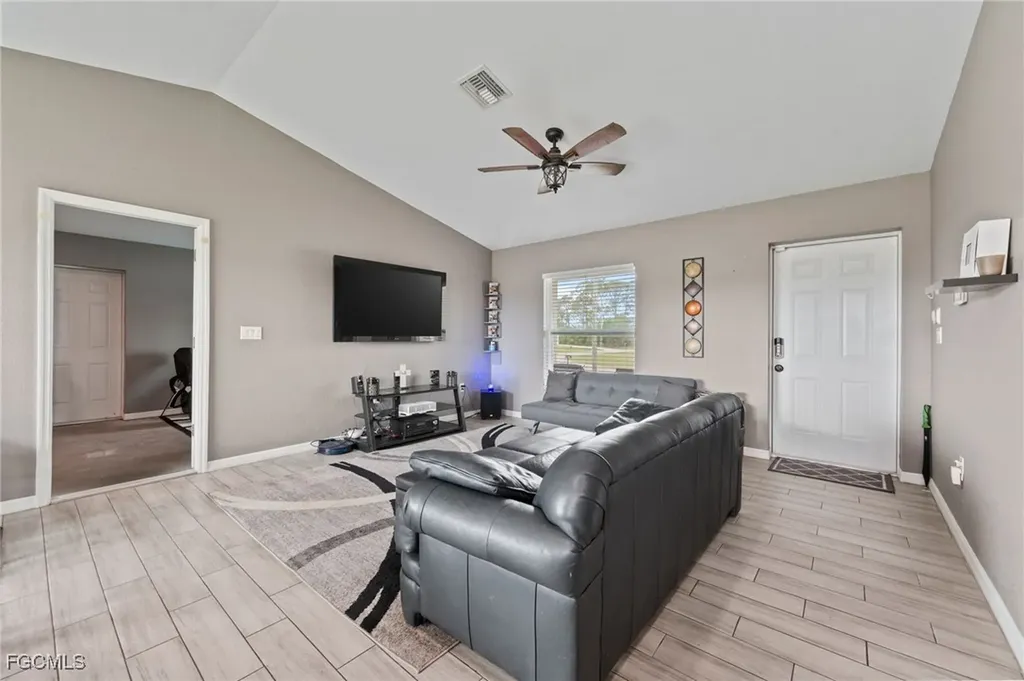 5011 Dania Circle Labelle FL 33935