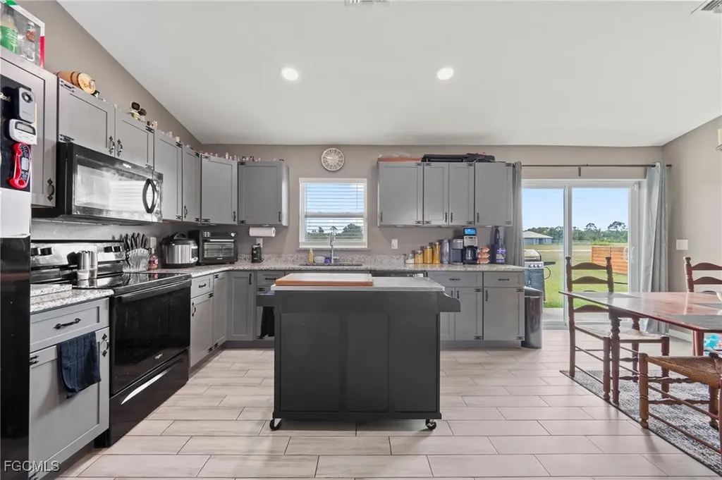 5011 Dania Circle Labelle FL 33935