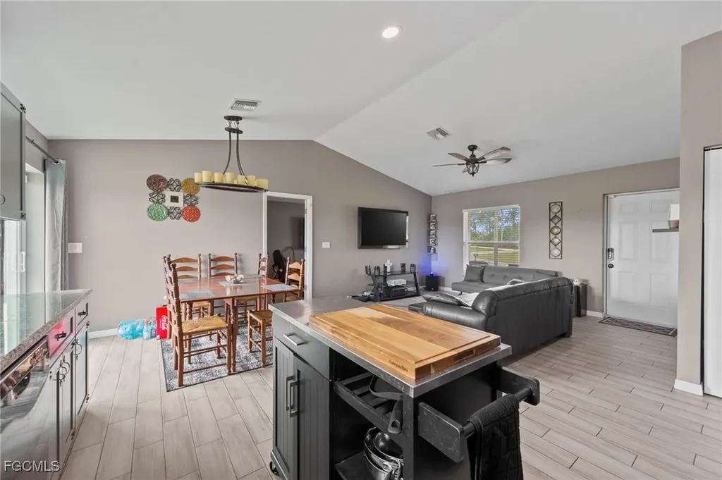 5011 Dania Circle Labelle FL 33935