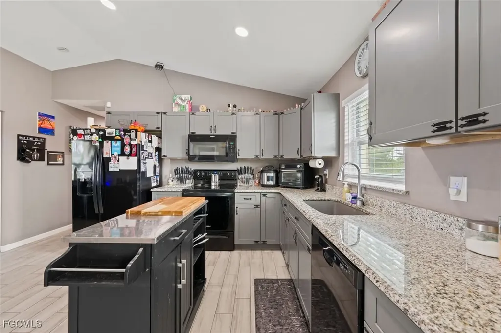 5011 Dania Circle Labelle FL 33935