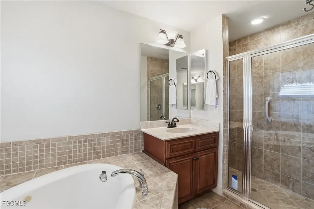 1422 SW 16th Terrace Cape Coral FL 33991