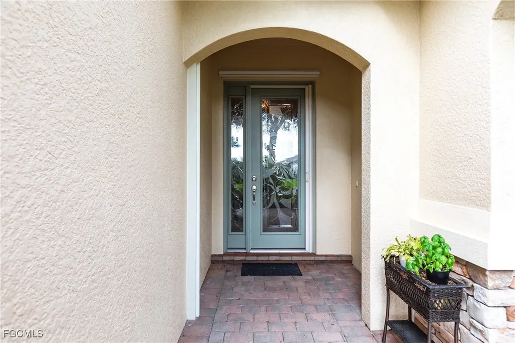 3640 Lakeview Isle Court Fort Myers FL 33905