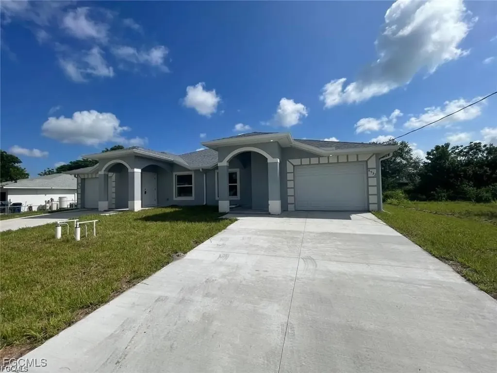 4657/4659 26th Street SW Lehigh Acres FL 33973