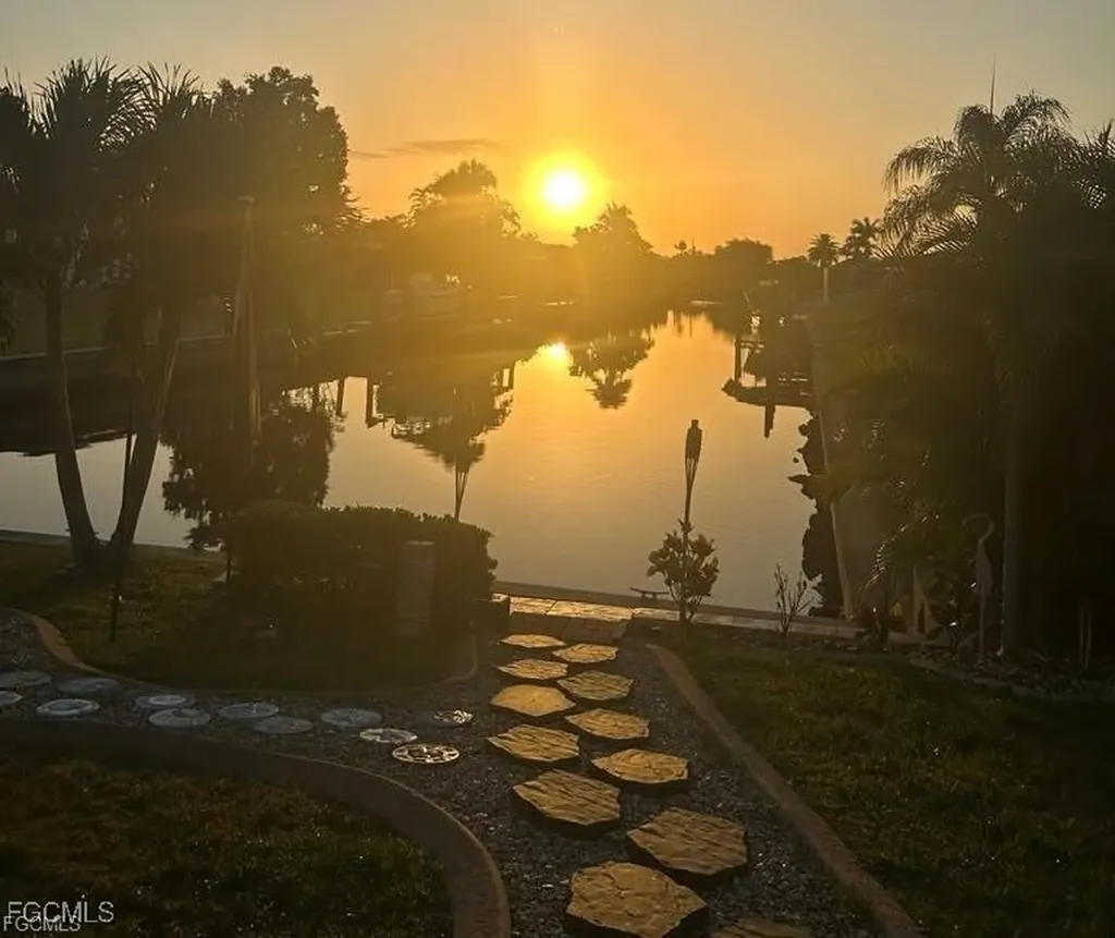 4638 Vinsetta Avenue North Fort Myers FL 33903