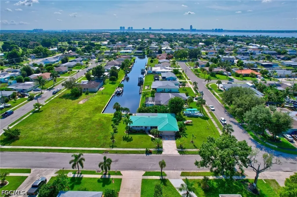 4638 Vinsetta Avenue North Fort Myers FL 33903