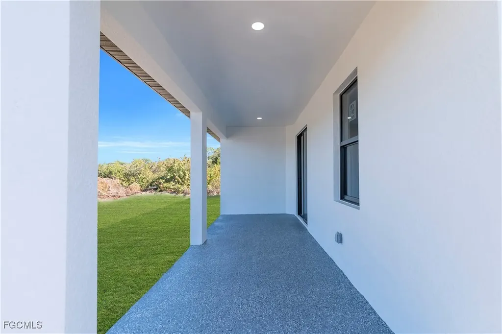 2902 4th Street SW Lehigh Acres FL 33976