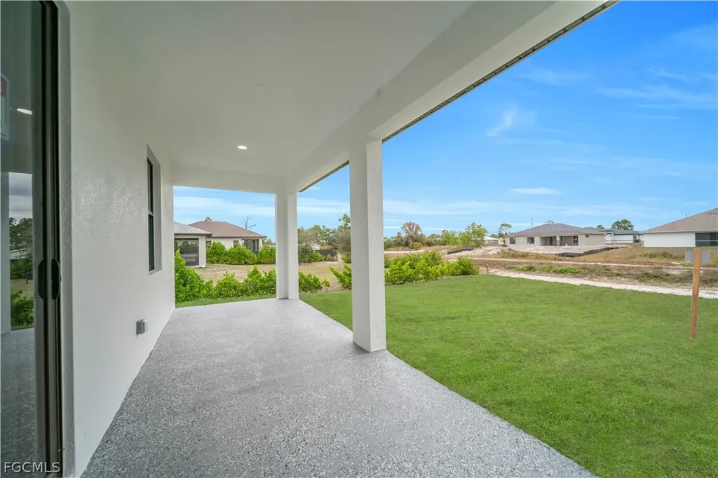 2901 Villa Avenue S Lehigh Acres FL 33976