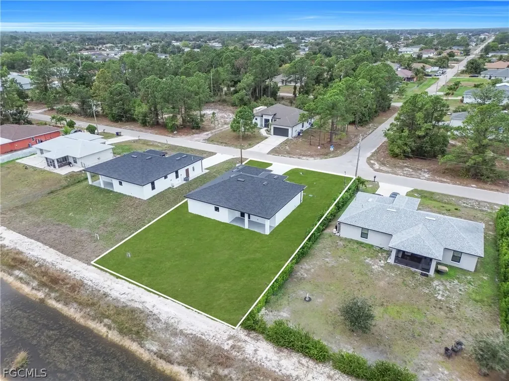2901 Villa Avenue S Lehigh Acres FL 33976