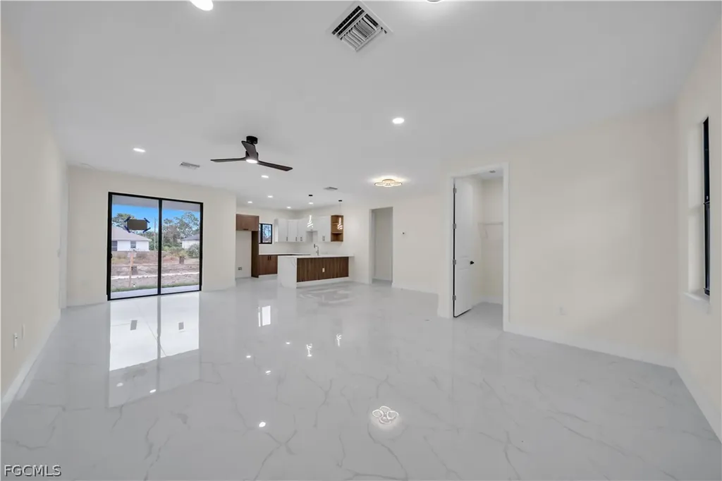 2901 Villa Avenue S Lehigh Acres FL 33976