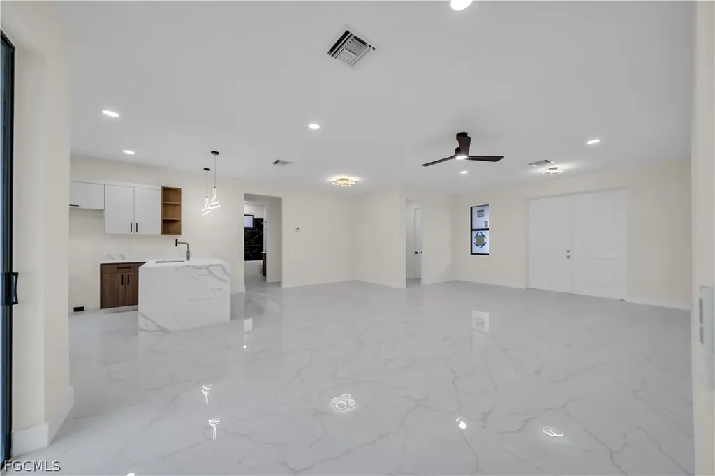 2901 Villa Avenue S Lehigh Acres FL 33976