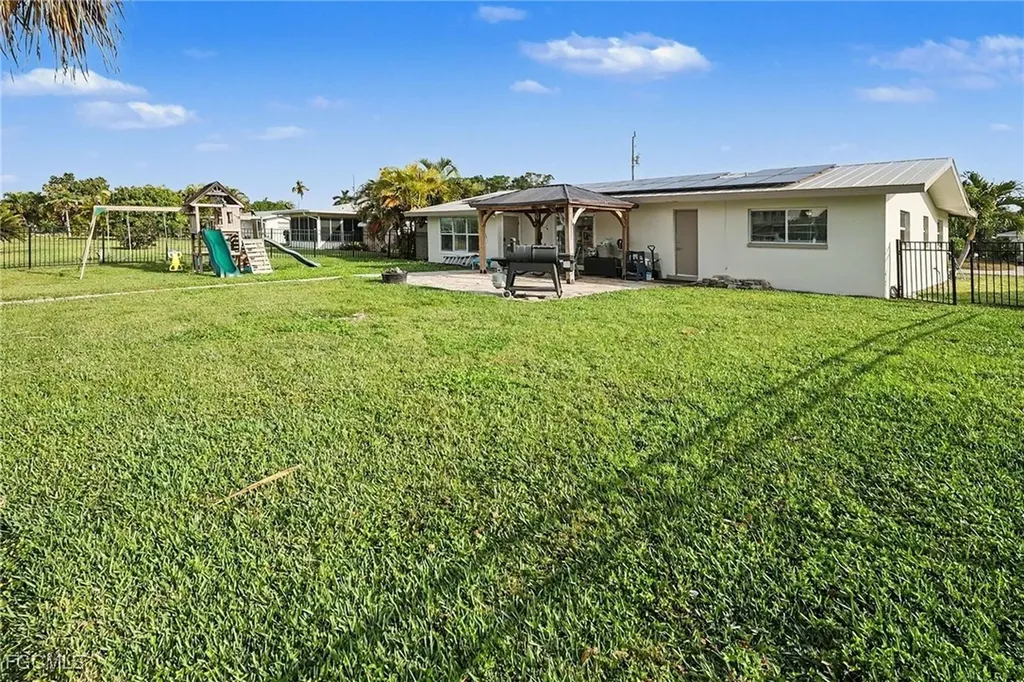 5220 Tower Drive Cape Coral FL 33904