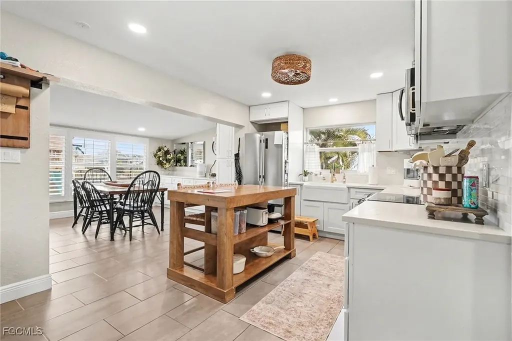 5220 Tower Drive Cape Coral FL 33904