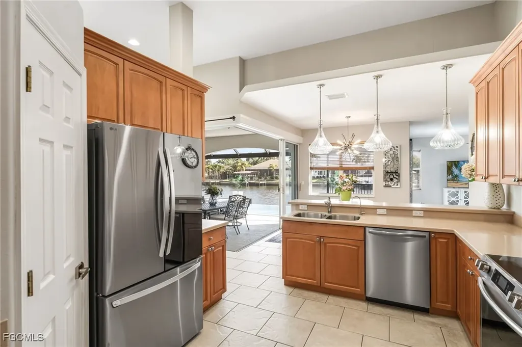 2814 SW 30th Street Cape Coral FL 33914