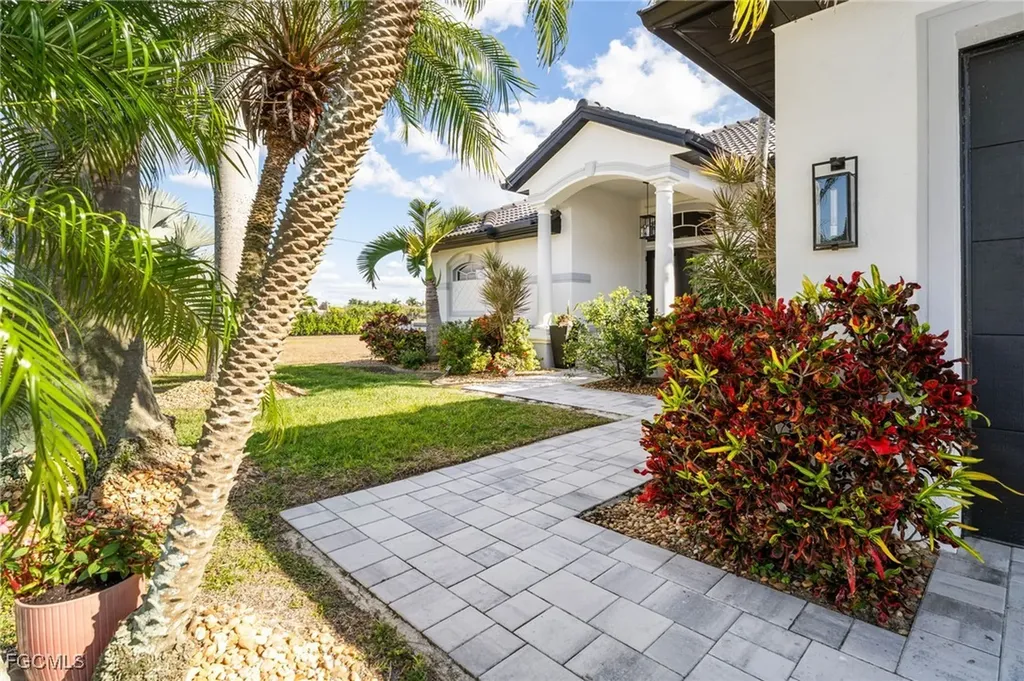 2814 SW 30th Street Cape Coral FL 33914