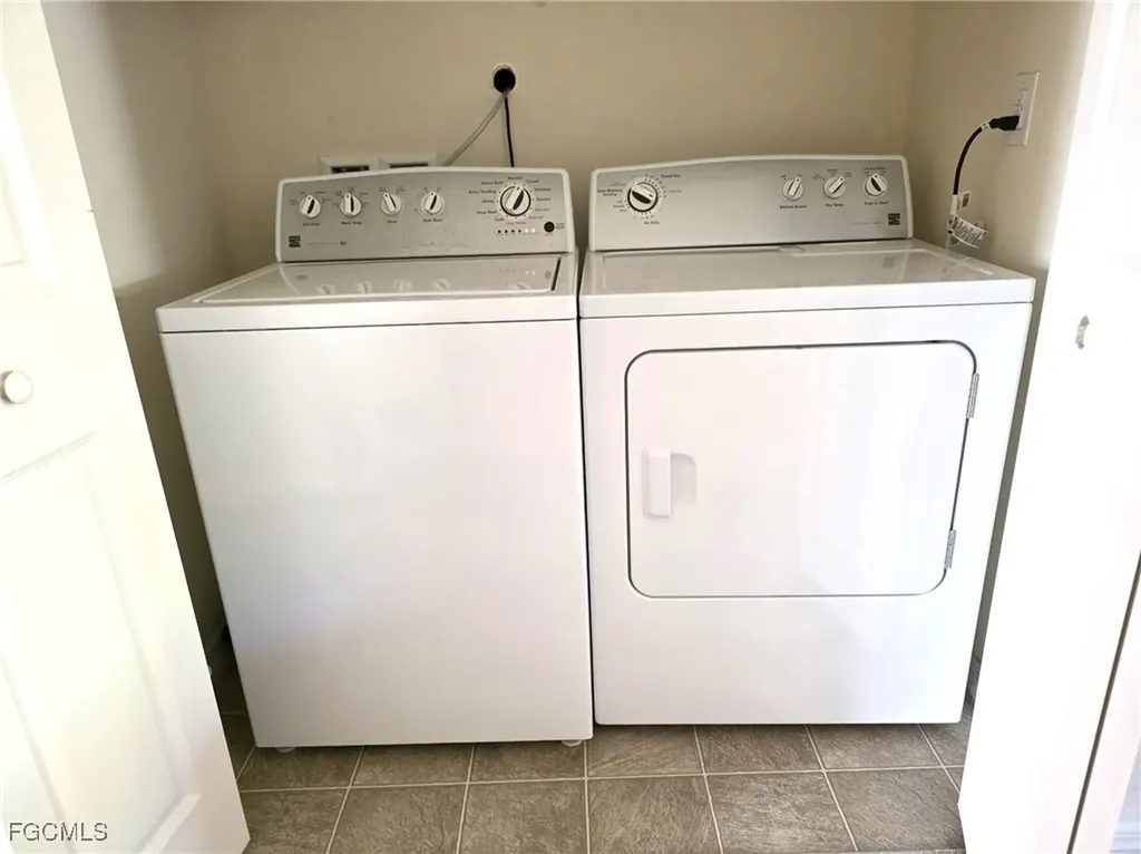 2217 SW 3rd Avenue Cape Coral FL 33991