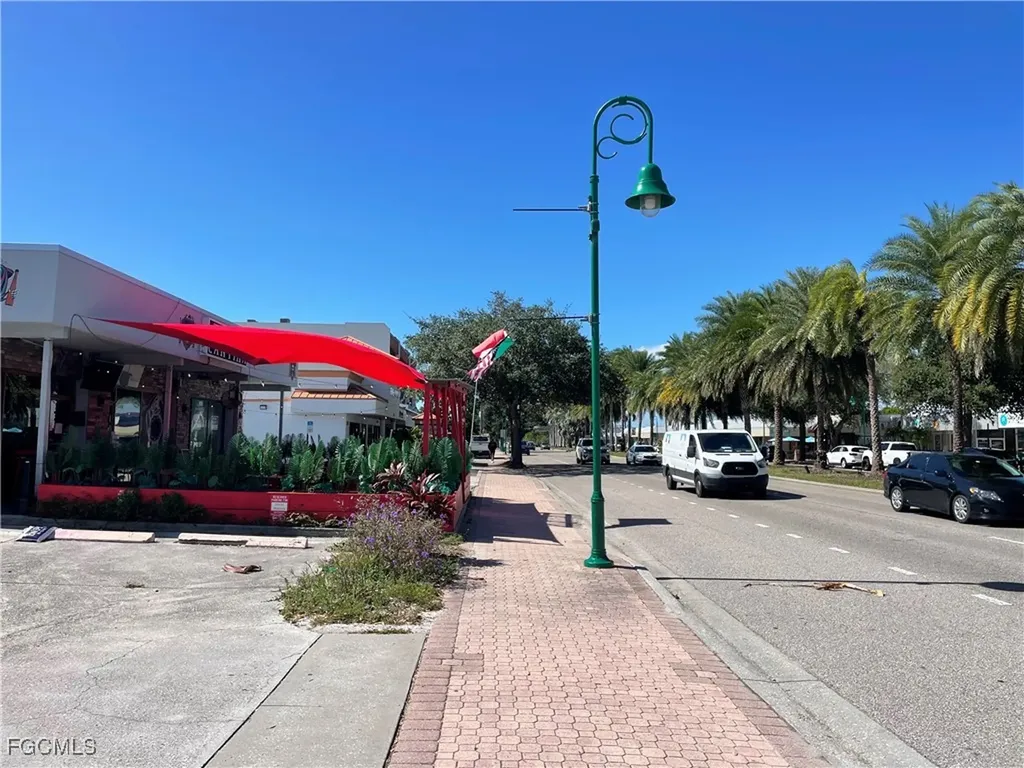1336 Cape Coral Parkway E Cape Coral FL 33904