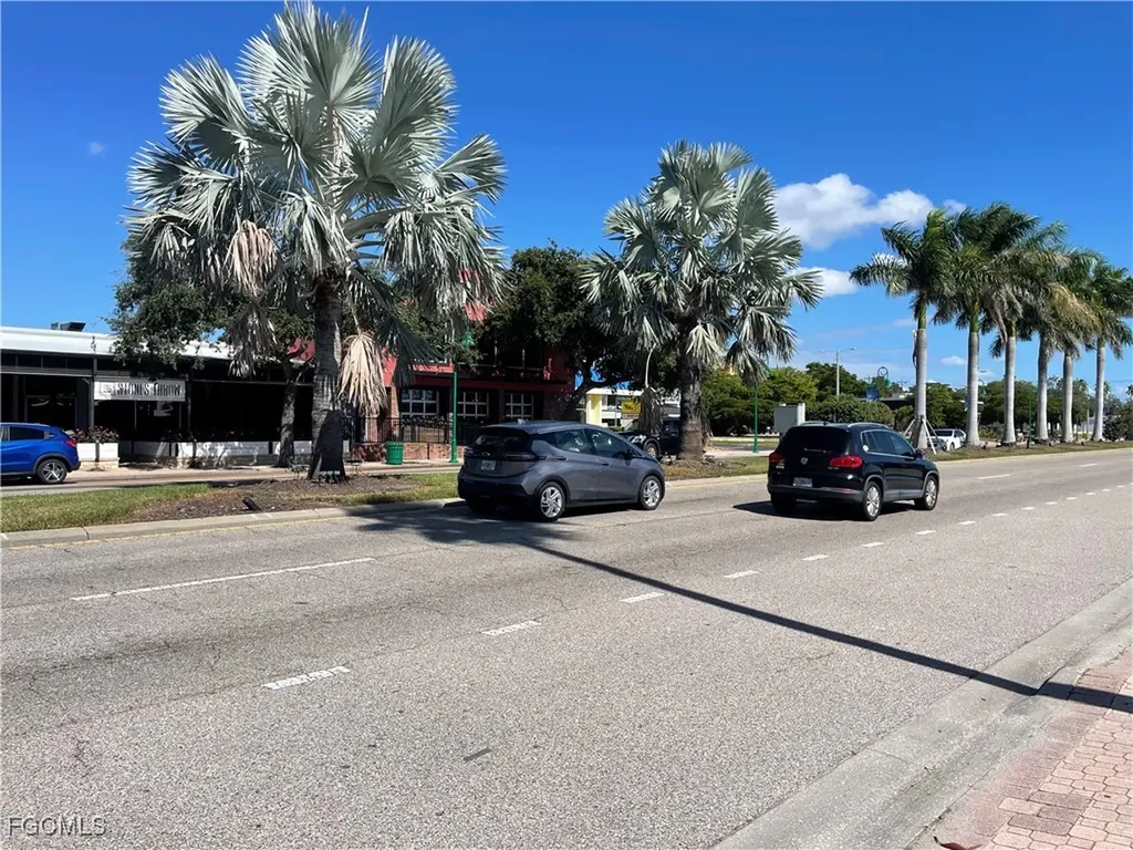 1336 Cape Coral Parkway E Cape Coral FL 33904