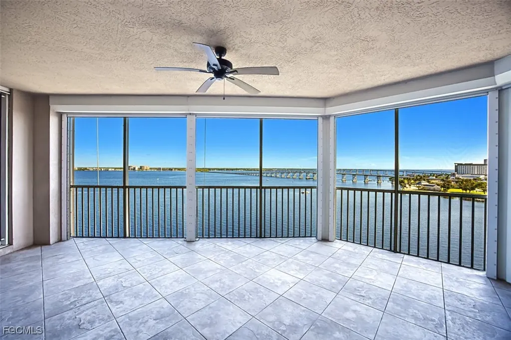2104 W 1st Street Fort Myers FL 33901