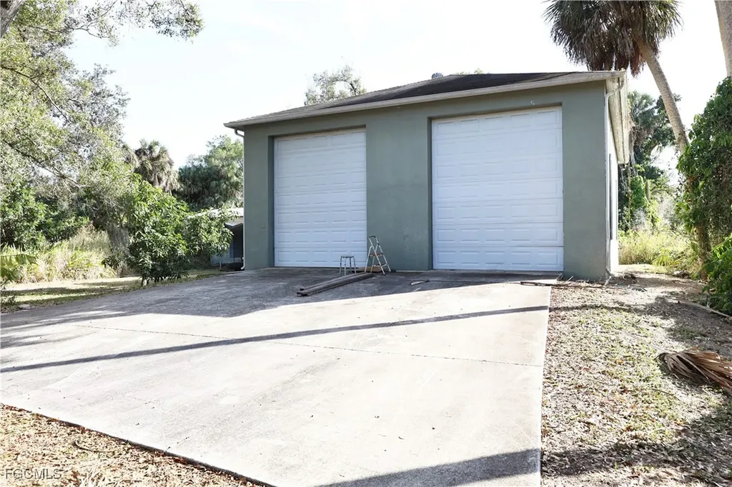 253 W Mariana Avenue North Fort Myers FL 33903