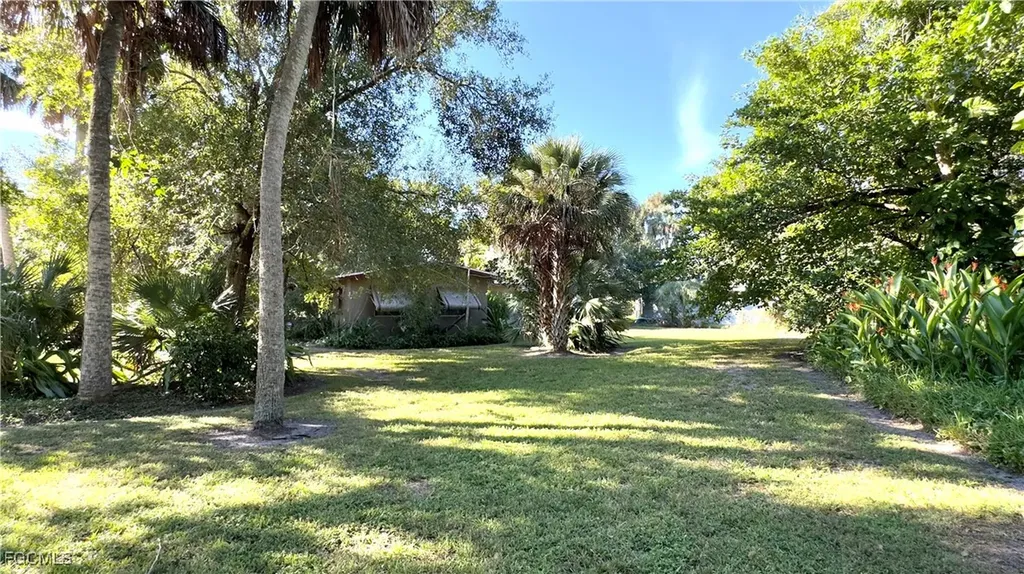 253 W Mariana Avenue North Fort Myers FL 33903