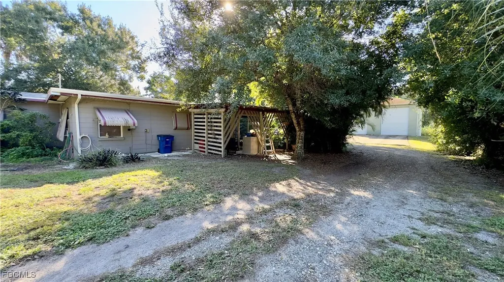 253 W Mariana Avenue North Fort Myers FL 33903