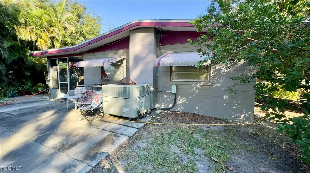 253 W Mariana Avenue North Fort Myers FL 33903