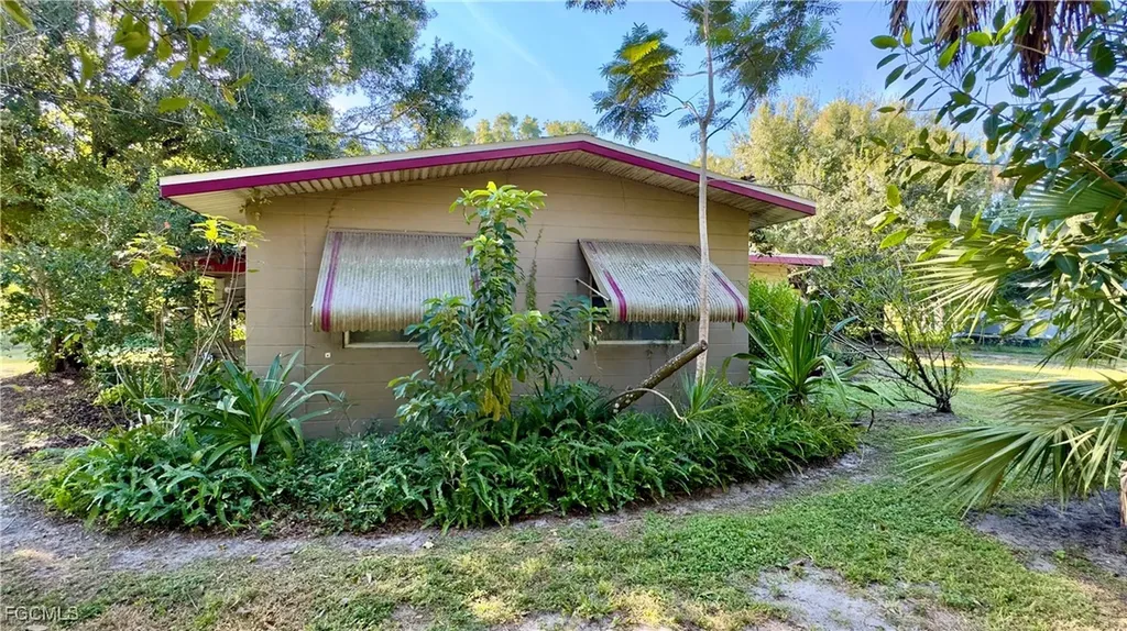 253 W Mariana Avenue North Fort Myers FL 33903
