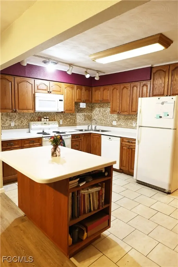 253 W Mariana Avenue North Fort Myers FL 33903