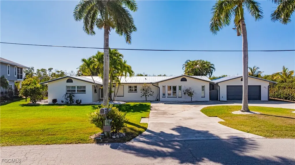 2579 Eighth Avenue St. James City FL 33956