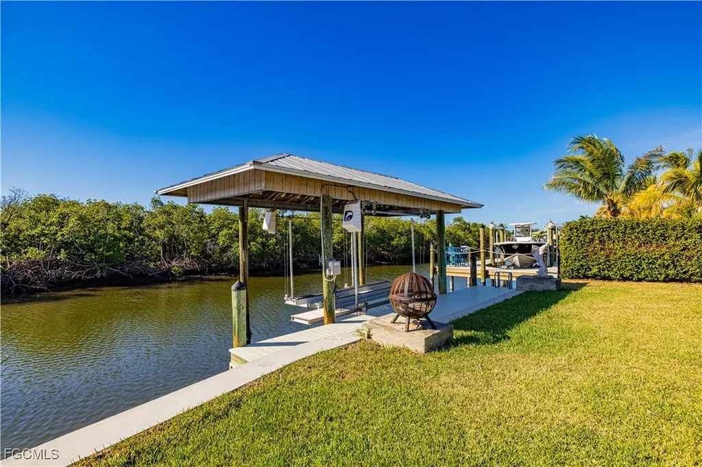 2579 Eighth Avenue St. James City FL 33956