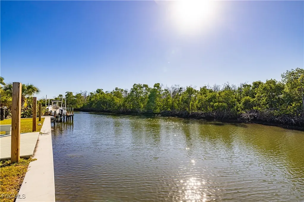 2579 Eighth Avenue St. James City FL 33956