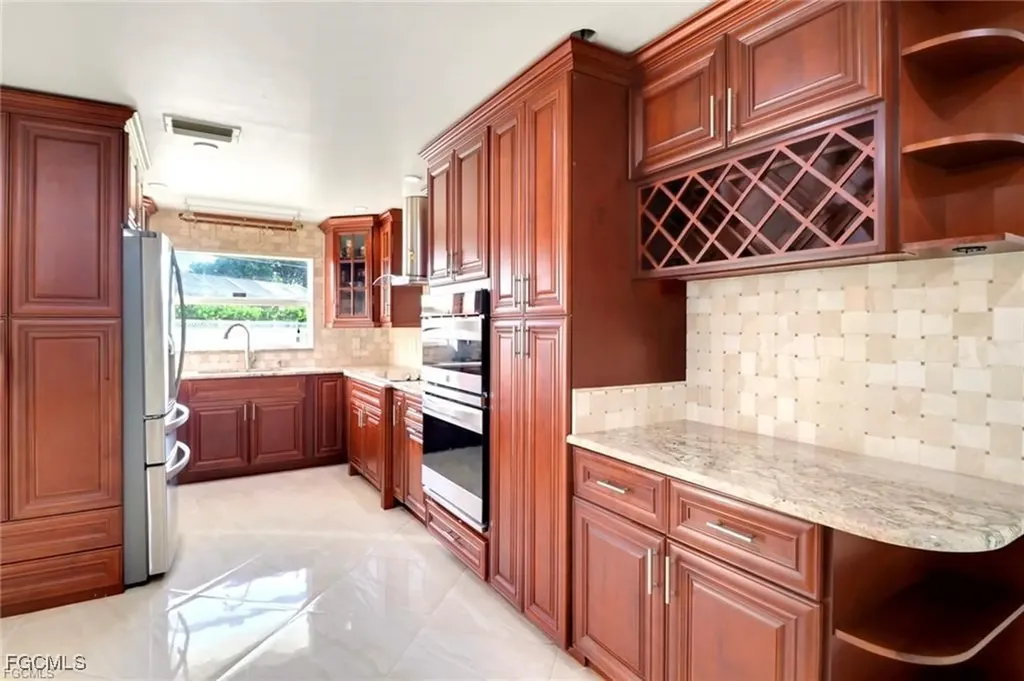 601 SE 31st Street Cape Coral FL 33904