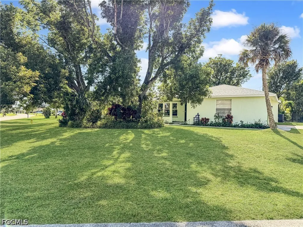 3510 SE 2nd Avenue Cape Coral FL 33904