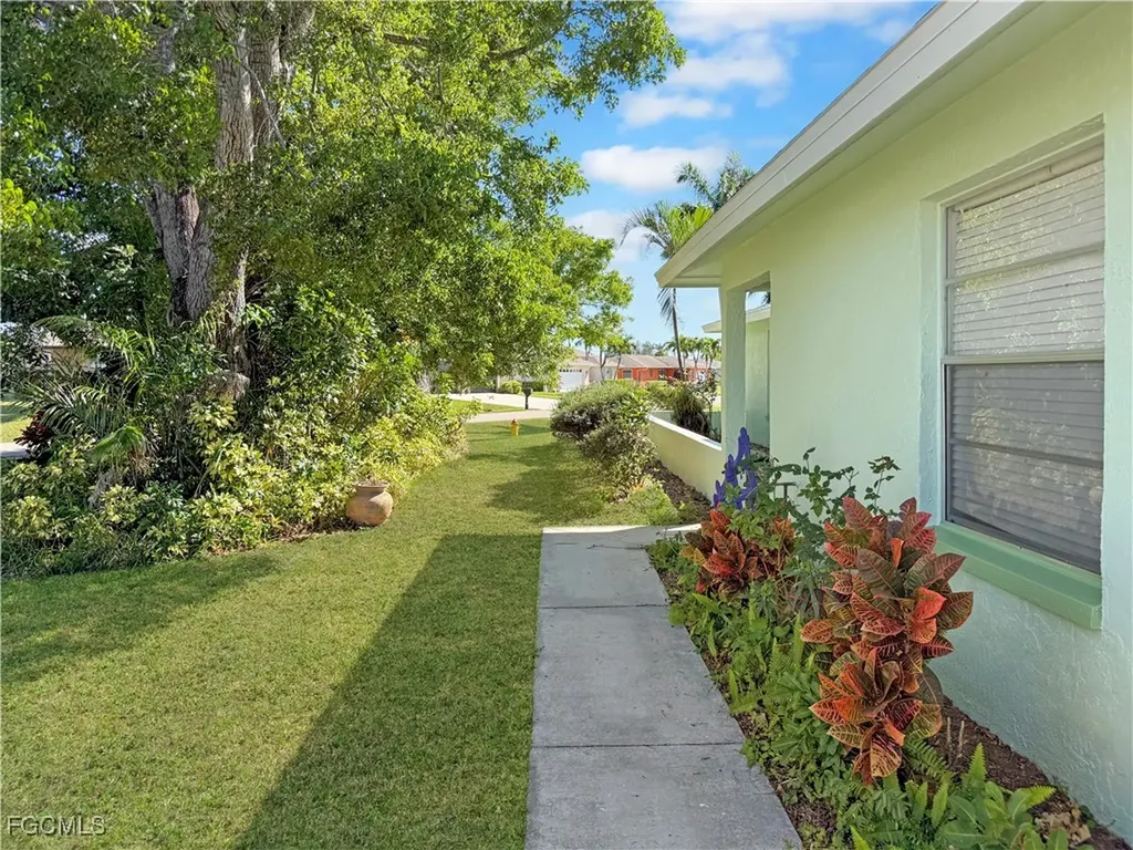 3510 SE 2nd Avenue Cape Coral FL 33904