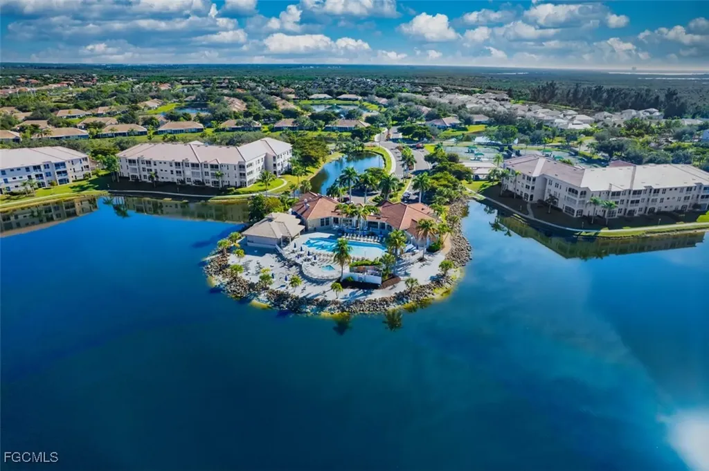 Fort Myers FL, 9160 Southmont Cove, Unit 309