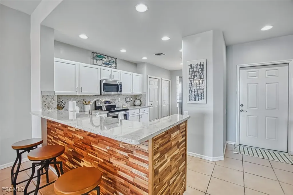 9160 Southmont Cove Fort Myers FL 33908