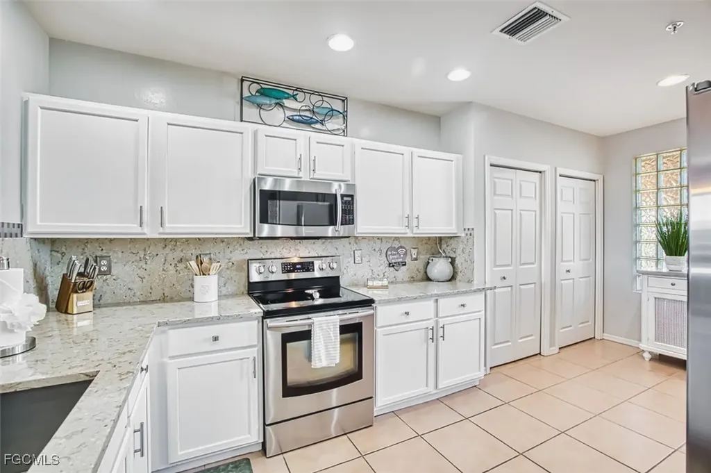9160 Southmont Cove Fort Myers FL 33908