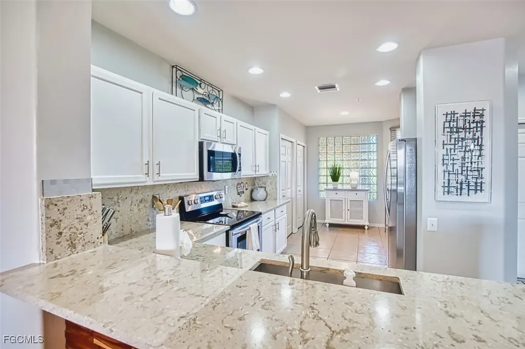 9160 Southmont Cove Fort Myers FL 33908